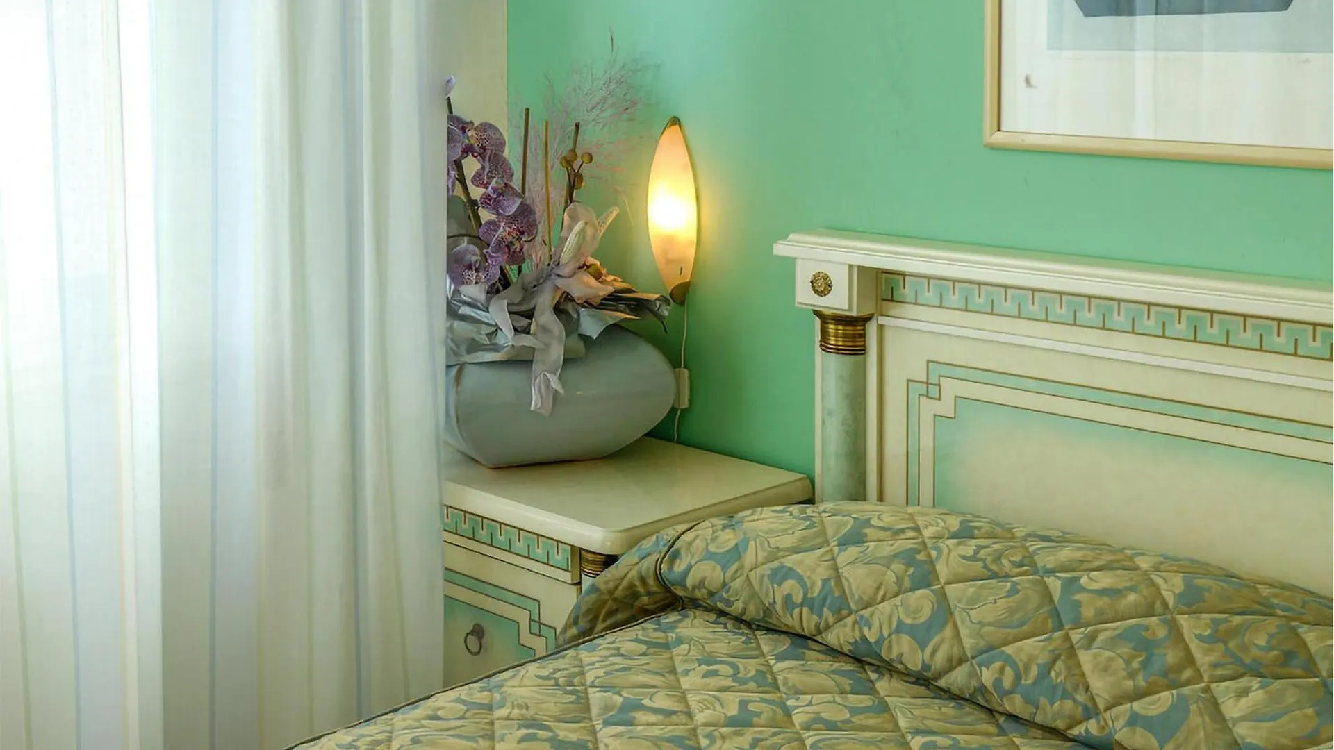 Lovely Apartment In Cattolica With Kitchen